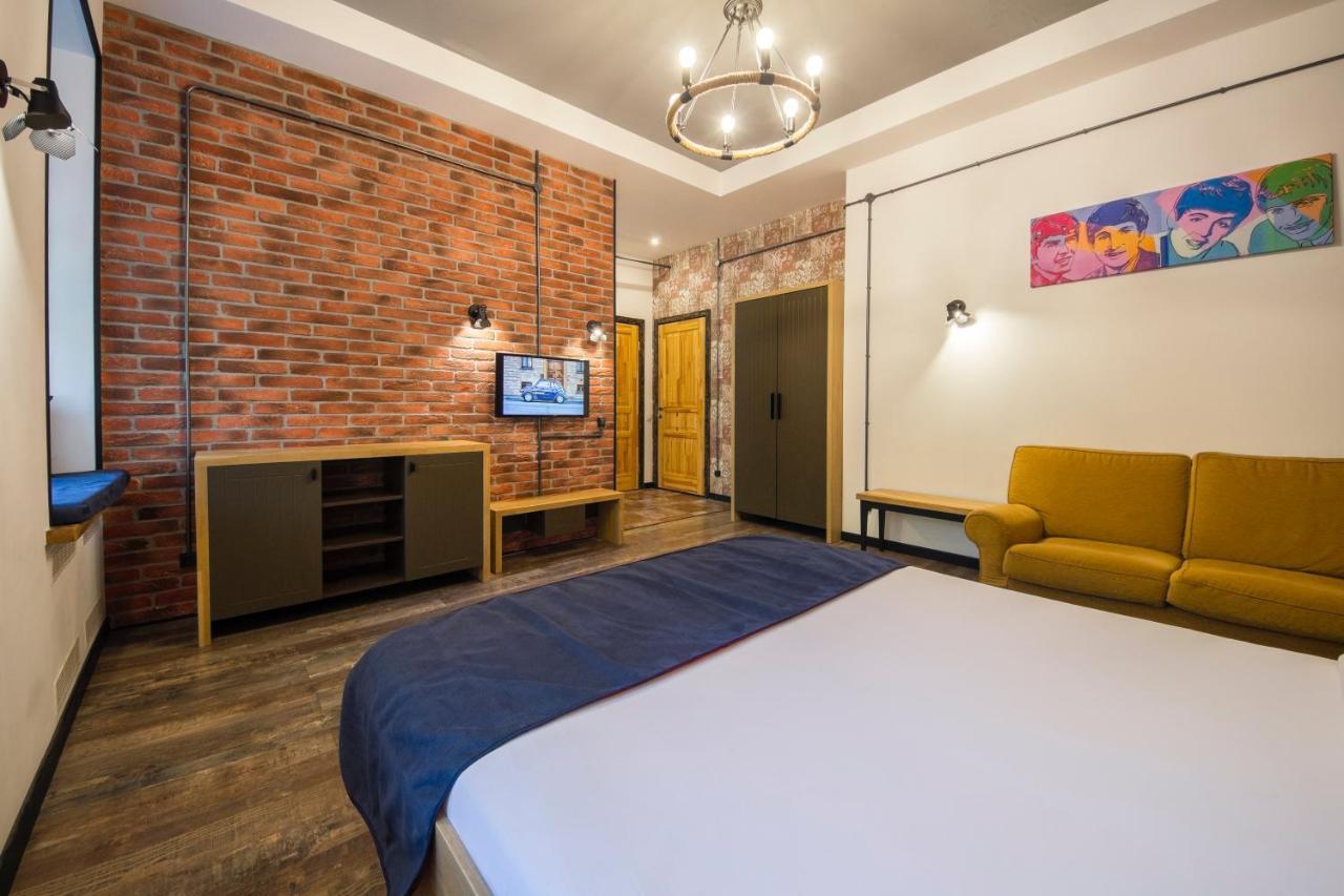 Self Check-In Apartments Near Landscape Alley キエフ エクステリア 写真
