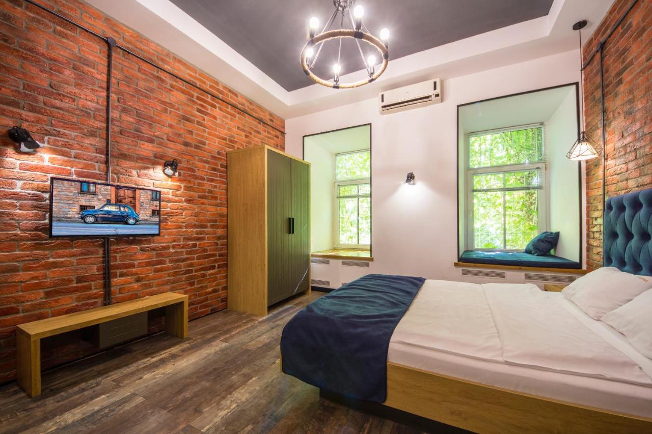 Self Check-In Apartments Near Landscape Alley キエフ エクステリア 写真