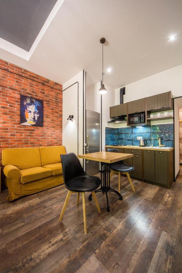Self Check-In Apartments Near Landscape Alley キエフ エクステリア 写真
