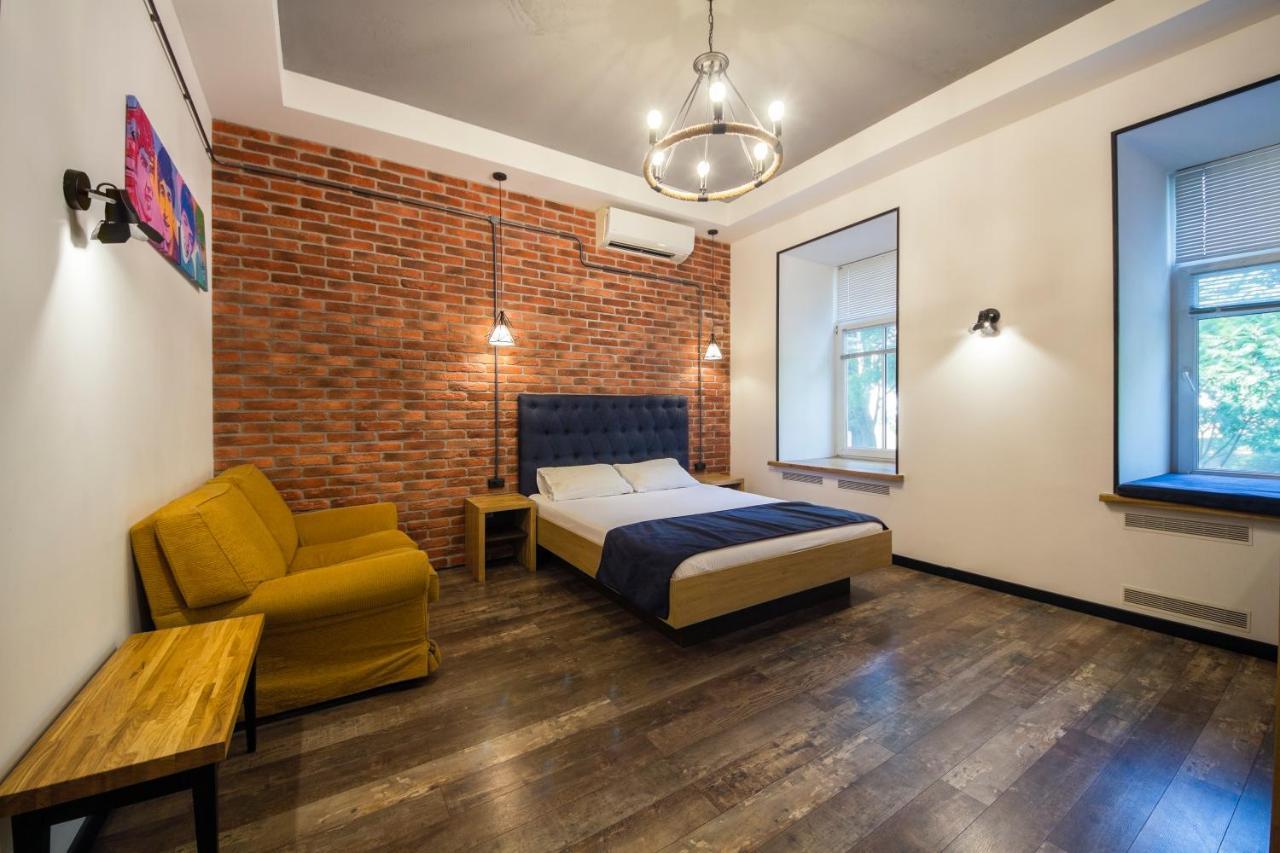 Self Check-In Apartments Near Landscape Alley キエフ エクステリア 写真