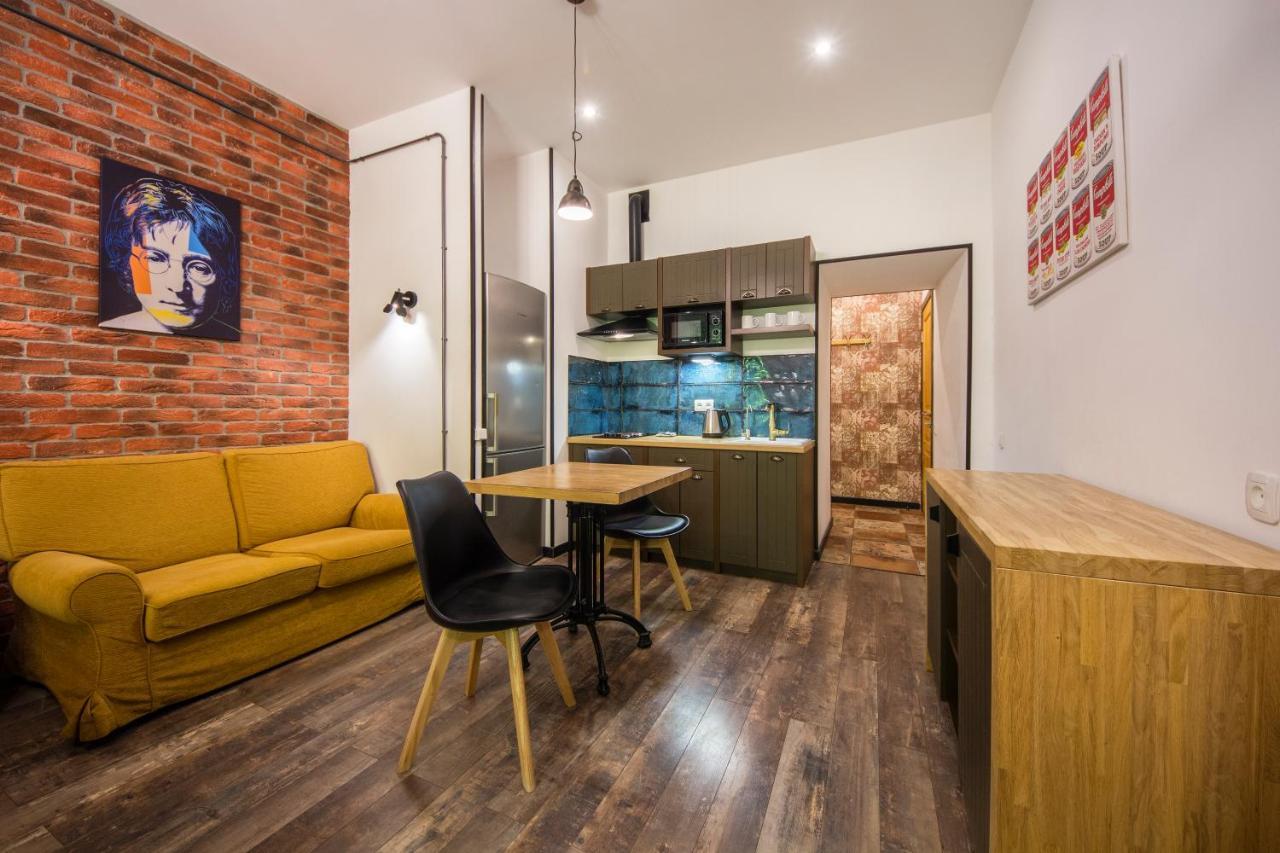 Self Check-In Apartments Near Landscape Alley キエフ エクステリア 写真